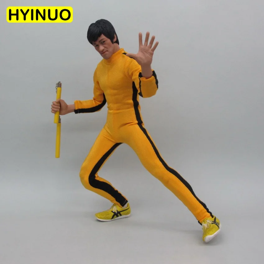 брюс ли в костюме желтом костюме. брюс ли в желтом. брюс ли кунг фу. брюс ли в желтом костюме фильм. костюм брюса ли.