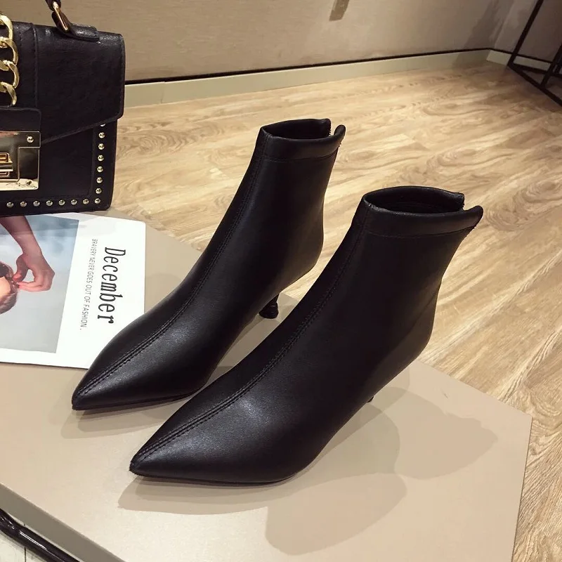 

2018 autumn and winter fashion boots wild simple pointed pointed fine velvet thick boots women's boots black ljj 0116