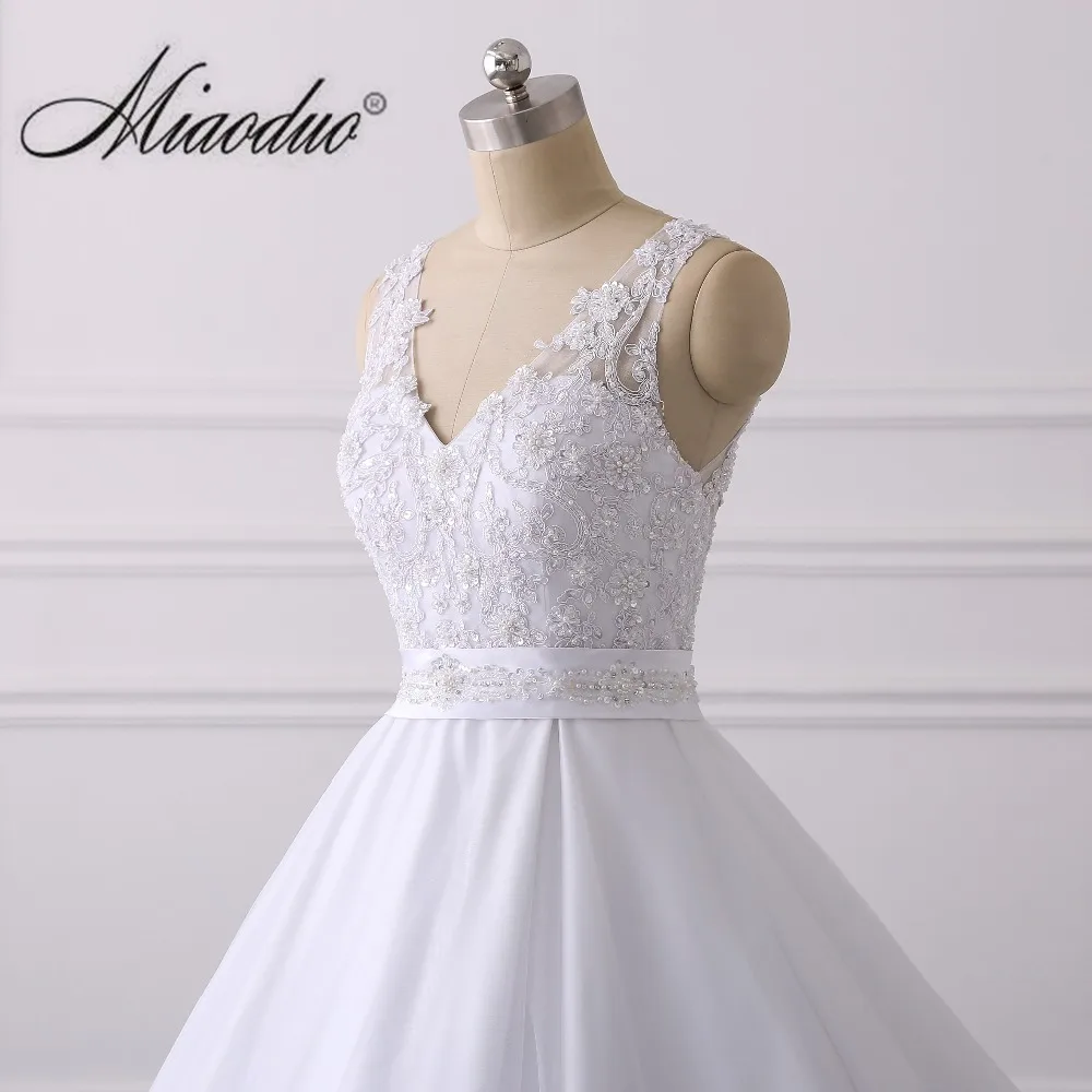 wedding dresses Miaoduo Wedding Dress Sleeveless Ball Gown 2022 Lace Appliques Celebrity Ball Gown Princess vestido De Noiva tea length wedding dress