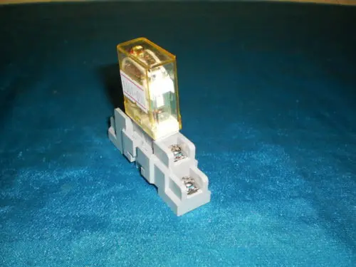 

DHL/EMS 5 LOTS Idec RHIB-L RHIBL Relay w/ socket DC24V -A1