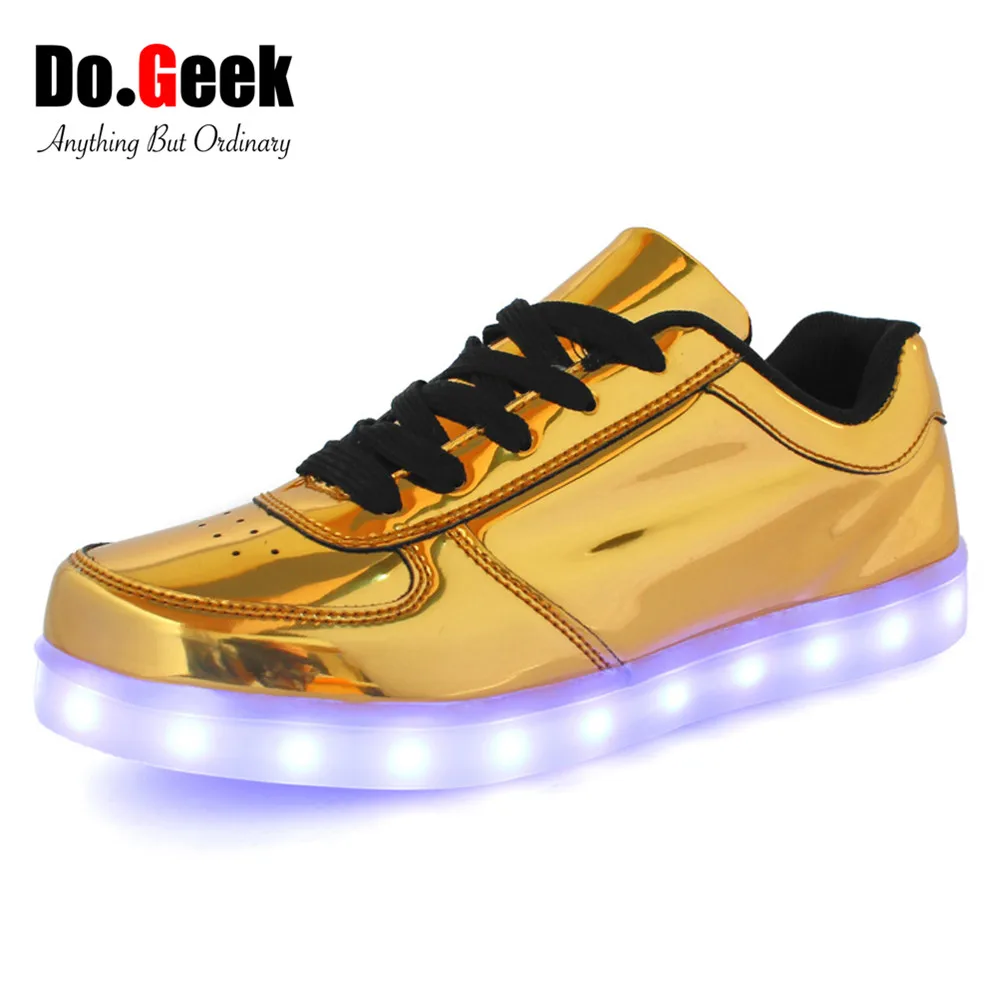Small garlic Zapatos LED Niños Niñas 7 Color USB Carga LED Zapatillas Luces Luminosos Zapatillas LED Deportivos Para Hombres Mujeres 