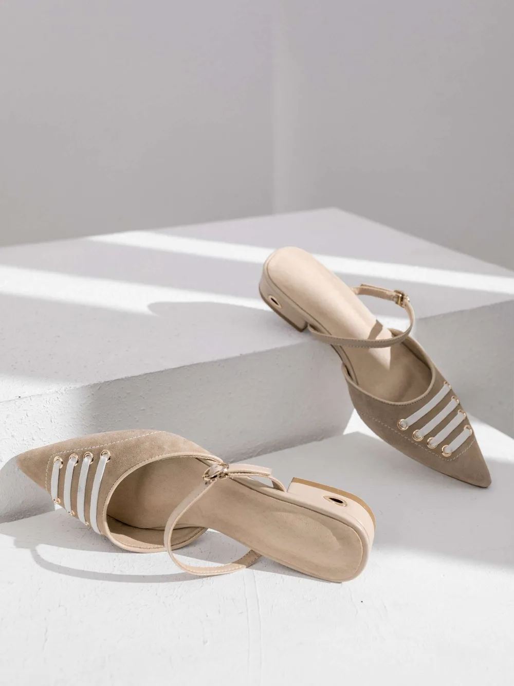 Echtes Elegante 2019 Hochzeit Slip Täglichen Vocation apricot Auf Maultiere Low Sandalen Dame Heels L2f1 Gürtel Spitz Leder Schnalle Schwarzes Chunky 4rrZXqwWd