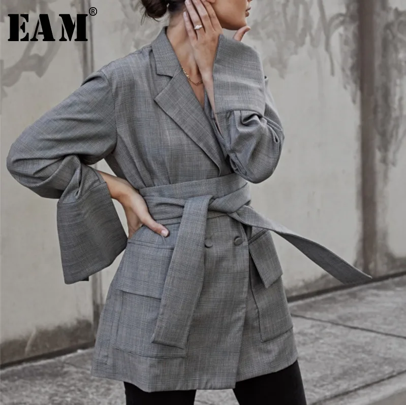 

[EAM]2020Spring New Fashion V Lead Vent Double Breasted Bandage Bow Black Plaid Loose Patchwork Women Coat AA196