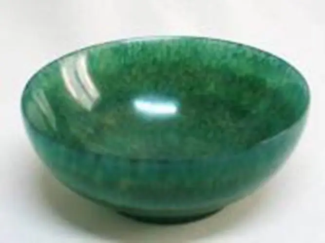 

Diameter: 10.5 cm * /RARE CHINESE GREEN JADE BOWL