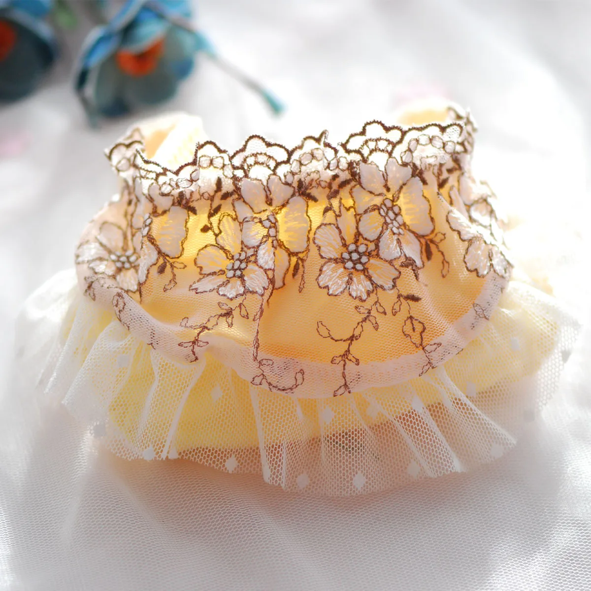 

Japan and South Korea women's underwear briefs yellow lace cotton tanga g string bragas Culotte Femme Thongs Thong panties Sexy