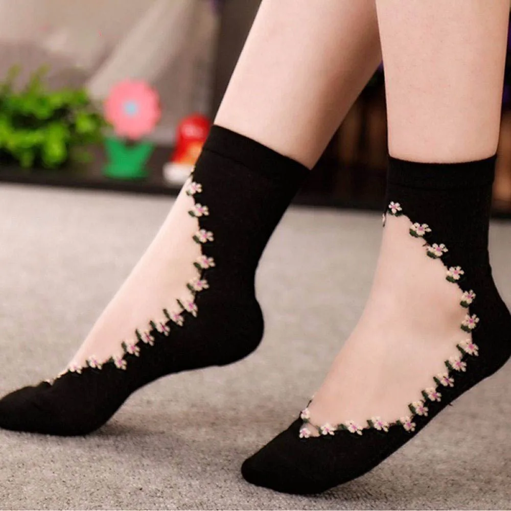 Popular 2017 New 1 Pair Beautiful Women Lace Socks Crystal Glass Silk Short Thin Transparent Roses Flower Socks Free Shipping Popular 2017 New 1 Pair Beautiful Women Lace Socks Crystal Glass Silk Short Thin Transparent Roses Flower Socks Free Shipping