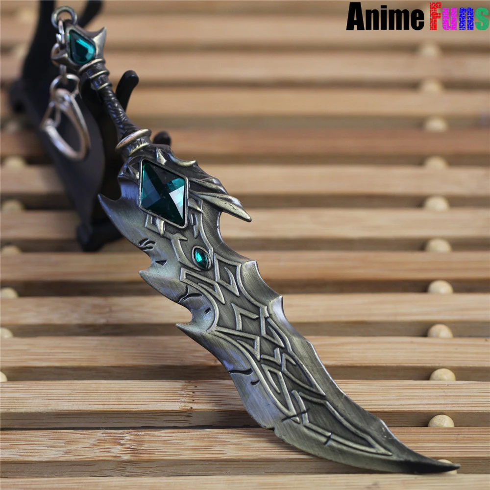 

17cm Game League Of Legends Keychain LOL Tryndamere Weapon Keyring Model Charm Cosplay Jewelry Birthday Gift for women man