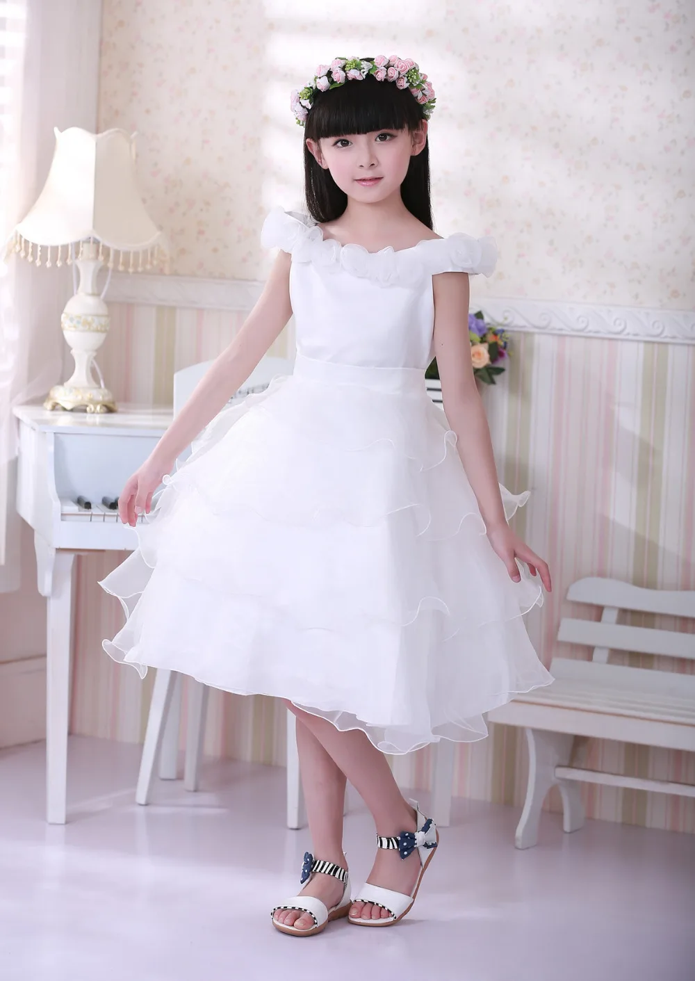 Photo for korean girl wedding dress