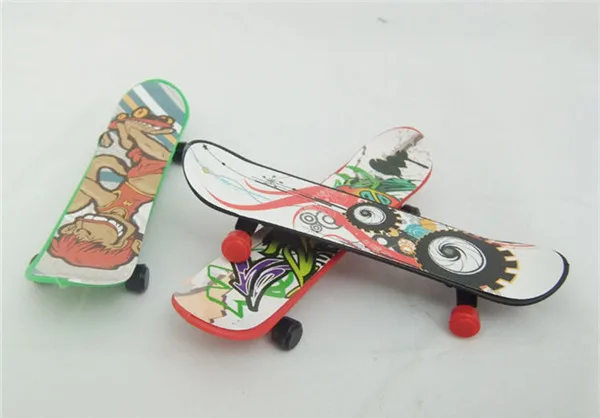 Skateboard mini figure pvc toys - 3