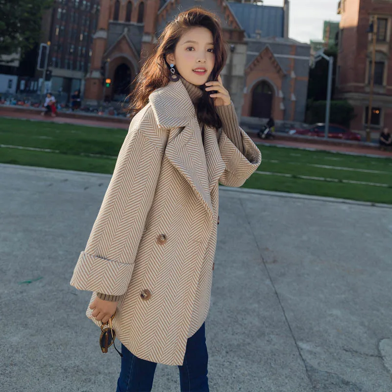 Casual Loose Short Coat for Women Turn down Collar Wool Coat and Jacket