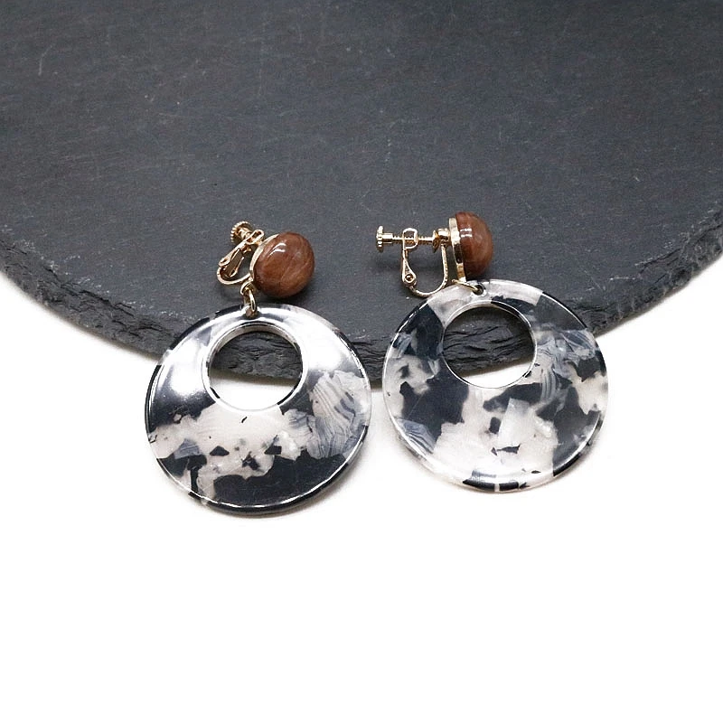 

Free Shipping Geometric Light Weight Resin Popular Clip Earring