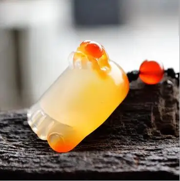 

free shipping Factory price direct selling Natural chalcedony zhijuchangle type pendant charm men and women