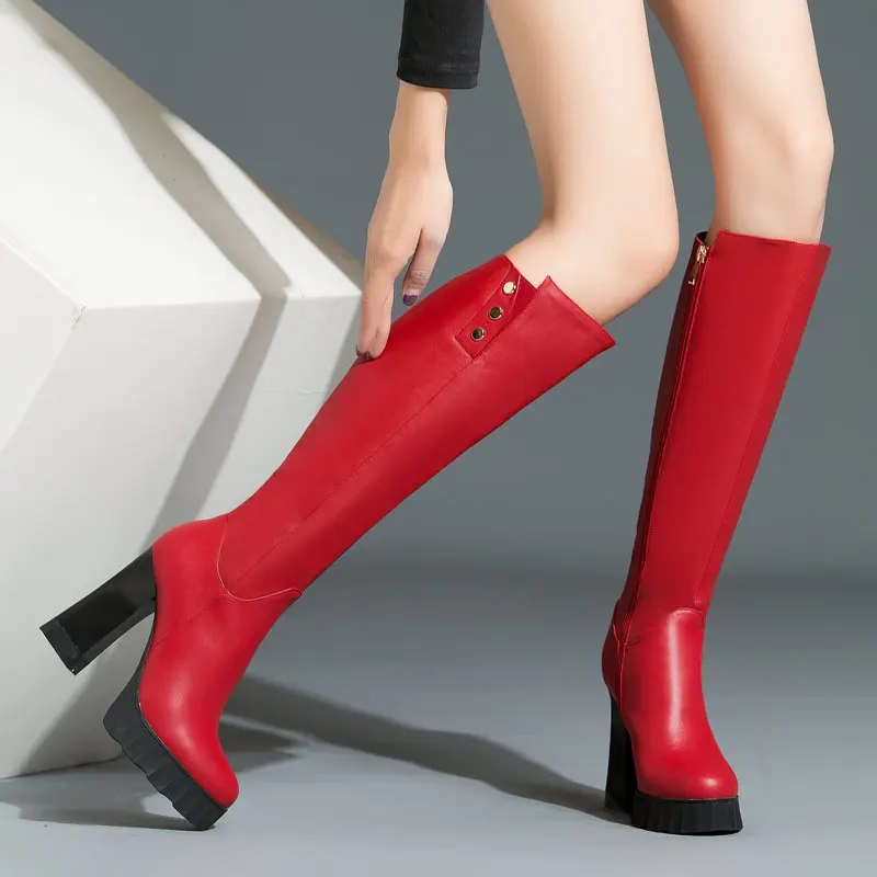 Женские сапоги до колена из натуральной кожи на высоком толстом каблуке на молнии; модная зимняя женская обувь с круглым носком и заклепками; Цвет черный, красный - Цвет: Красный