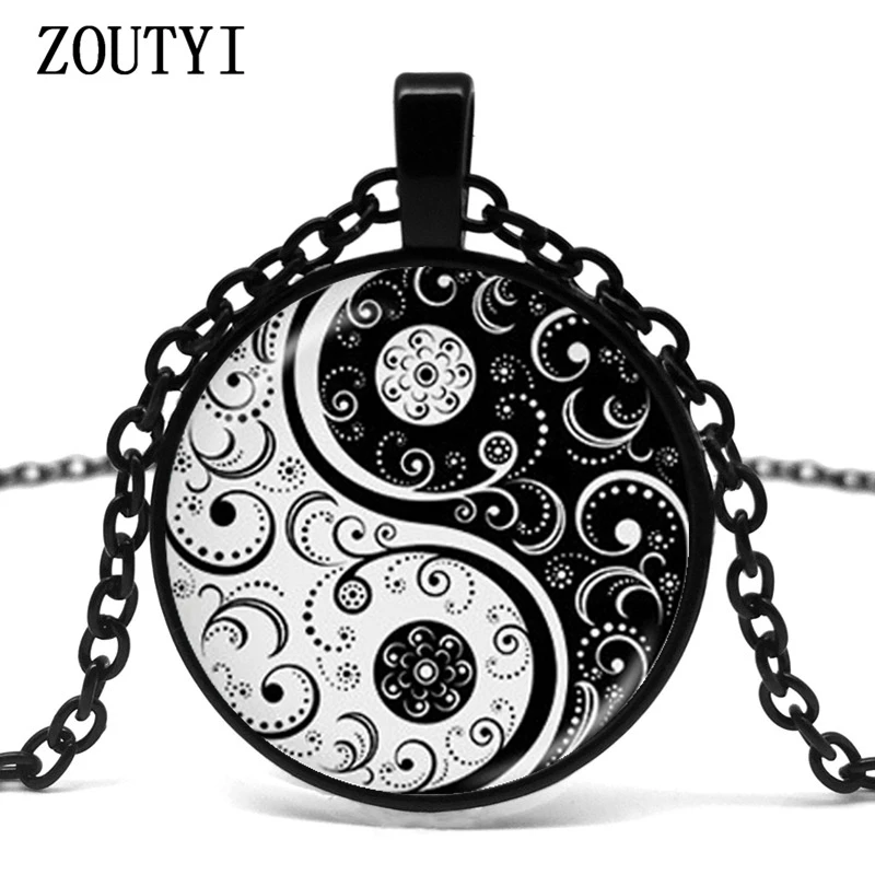 

2018 hot sale Yin Yang necklace Tai Chi shape black and white glass dome photo pendant Chinese Taoism logo ancient gossip.
