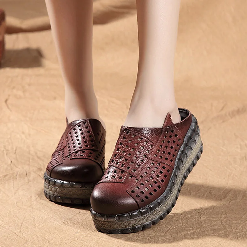 

2019 spring and summer new hollow breathable thick bottom wedge with Baotou sandals leather with retro half slippers