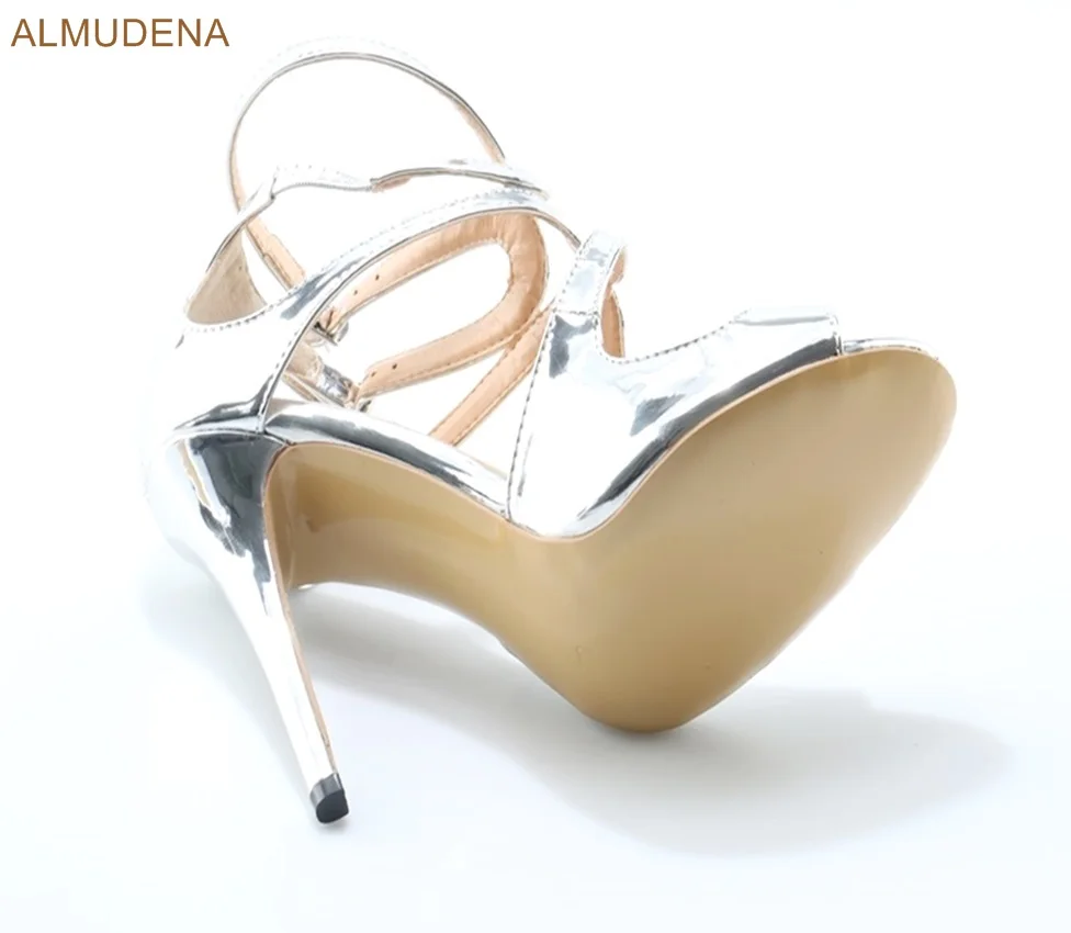 ALMUDENA модельные босоножки из лакированной кожи серебристого цвета на год блестящие туфли на высоком каблуке с перекрестными ремешками свадебные туфли-гладиаторы на каблуке с вырезами