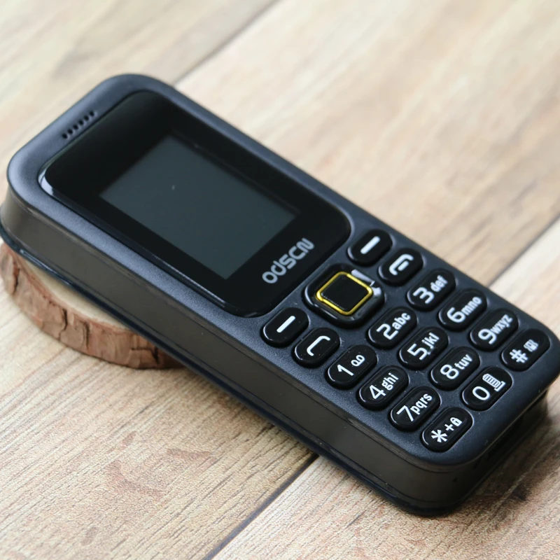 Дешевые цены 2G GSM Quad Band Dual Sim Whatsapp Speed Dial Powerbank BT 2 0 Русская клавиатура для пожилых