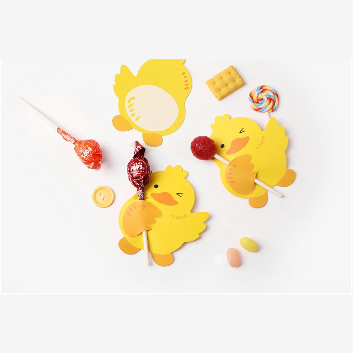 

50pcs/lot Yellow Duck Style Handkerchief Card DIY Gift Decorations Paper Cards Cute Reward and Message Card Lollipop Cards