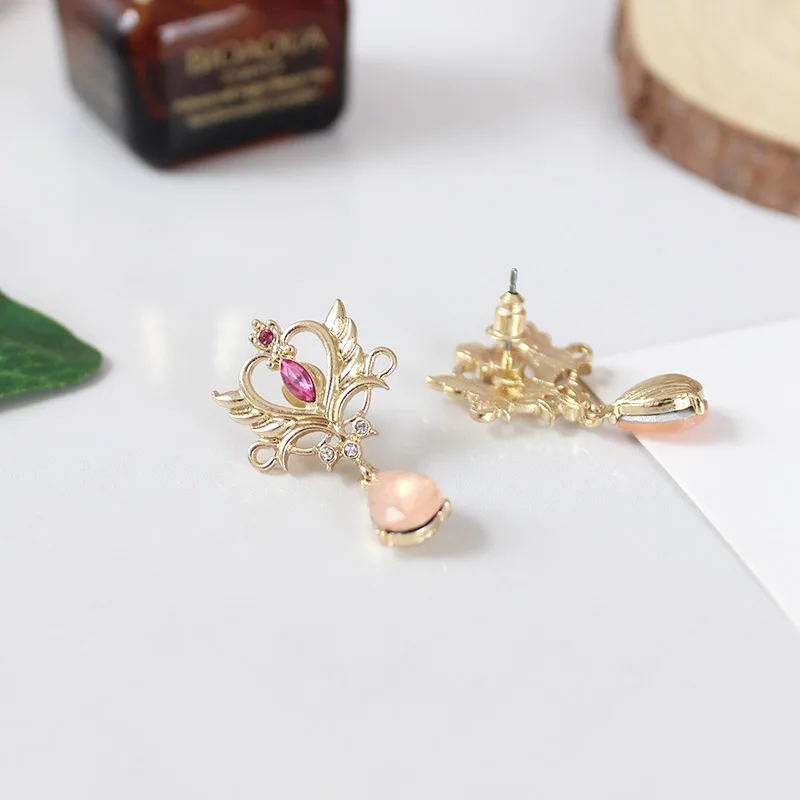 Sailor Moon 25th anniversary Neo Queen Serenity Tiara Earrings Cosplay Anime (3)