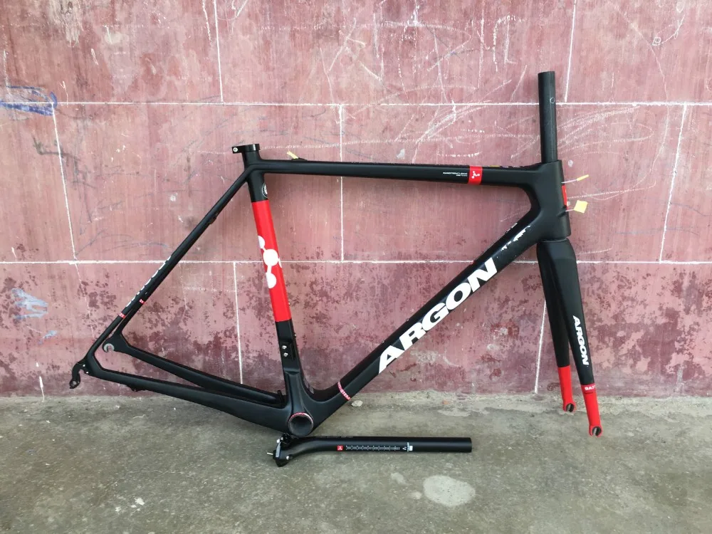 Buy taiwan made T1100 UD carbon frame road super light