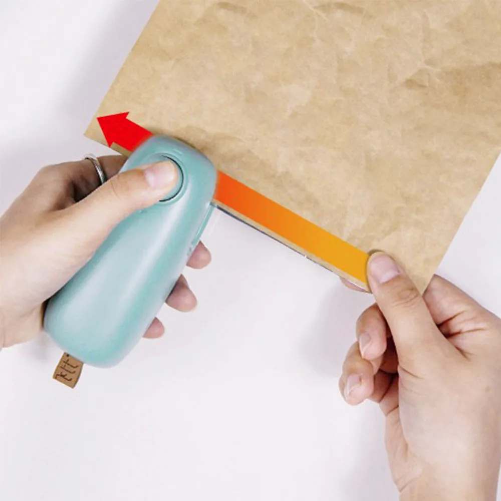 

2 in 1 Portable Bag Clips Handheld Mini Electric Heat Sealing Machine Impulse Sealer Seal Packing Plastic Bag Cutter Resealer