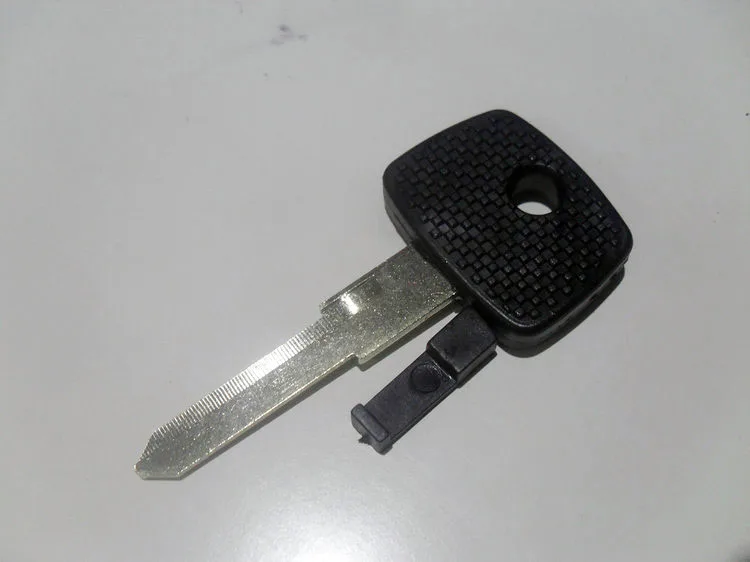 Benz transponder key shell(Right Blade) HU72  (1)