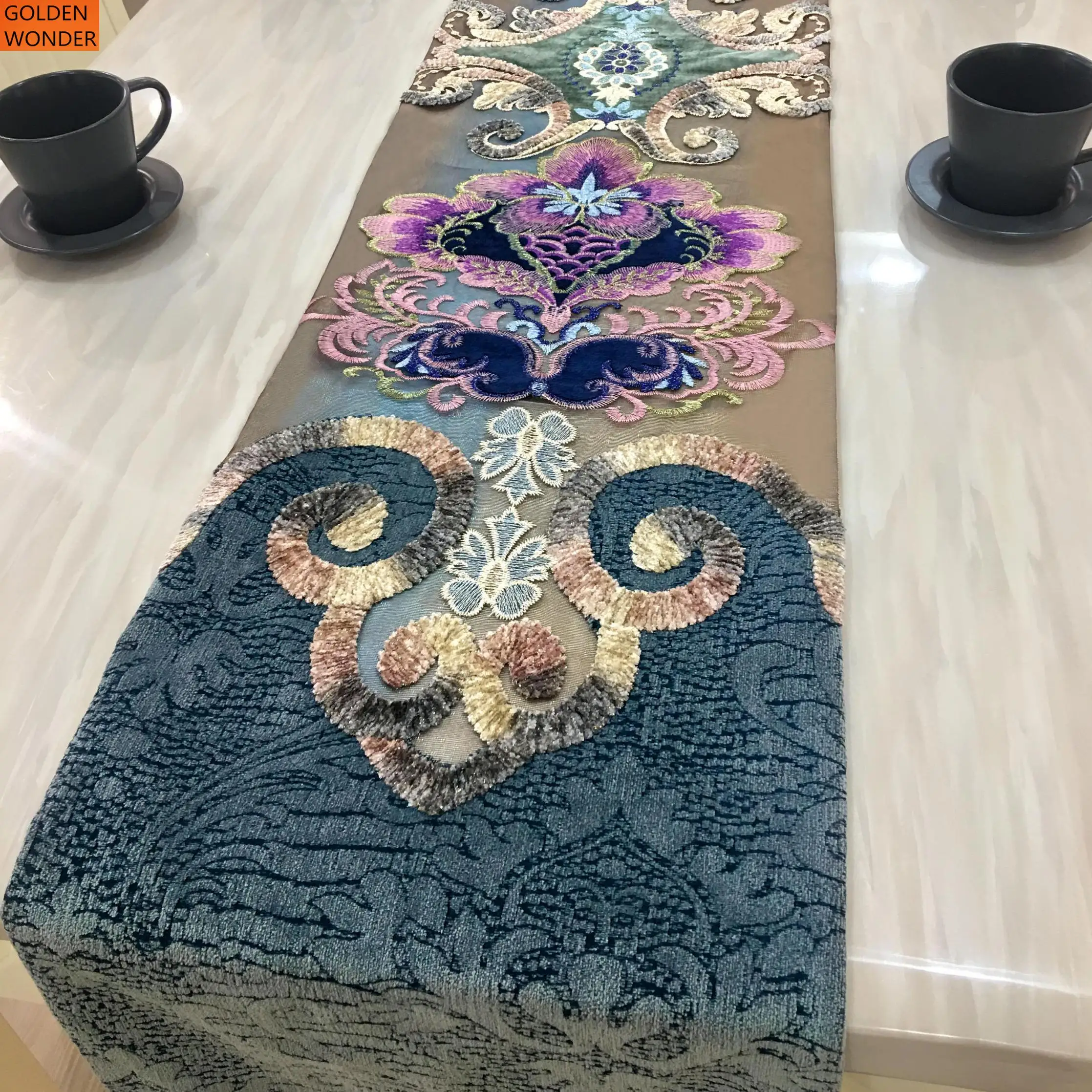 

High Quality Modern European Chenille Embroidery Table Runner Home Decor Luxury Table Runners Customized Product