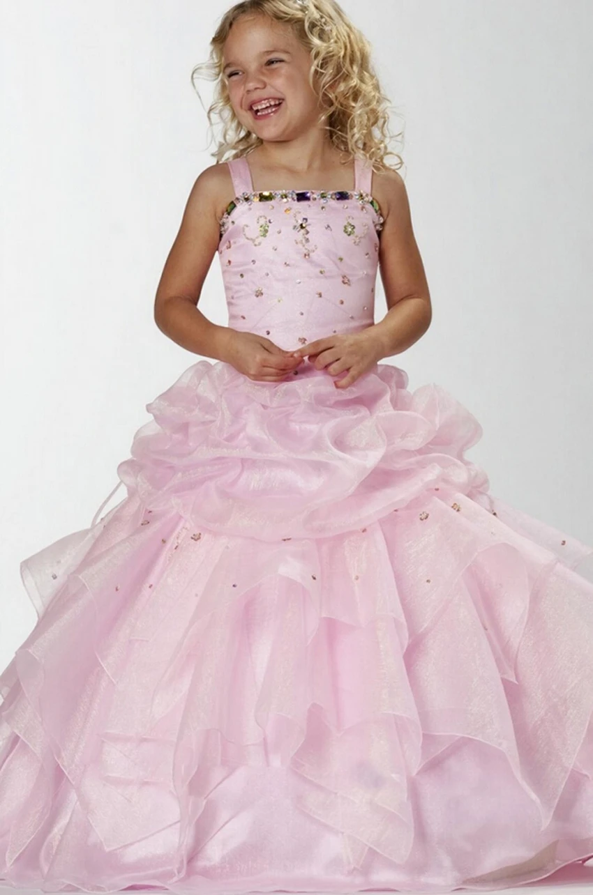 музыкальное платье для девочки ярко розовая. красивые детские платья. детское розовое платье. платья для девочек 5 лет. платье для девочки 6 лет с длинным рукавом.