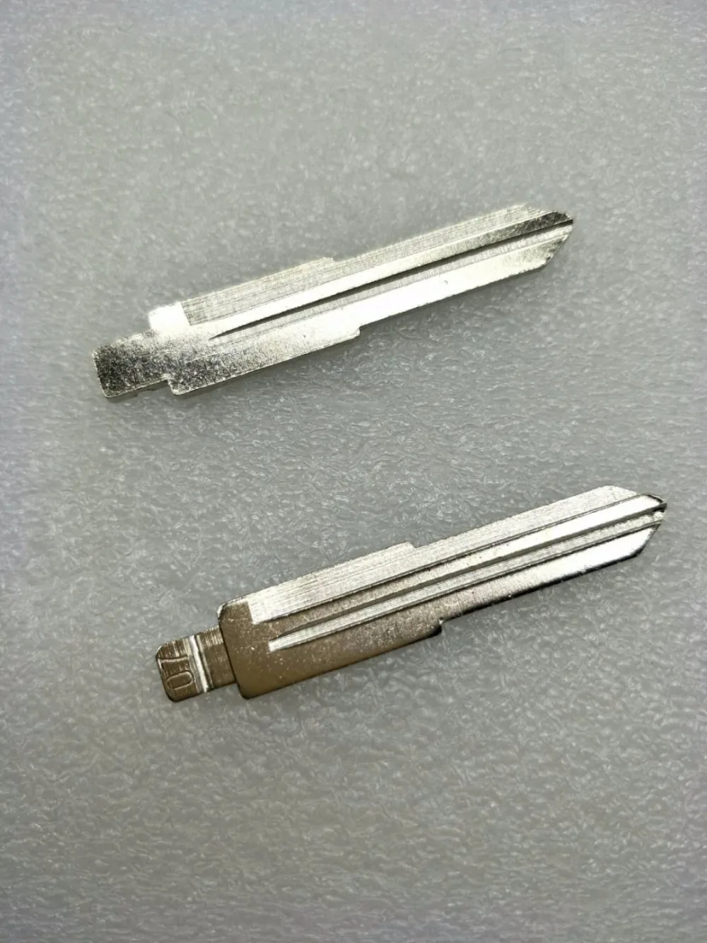 

10Pcs/lot Best Folding key blade For Mitsubishi Suzuki Car key embryo replacing the key head NO.07