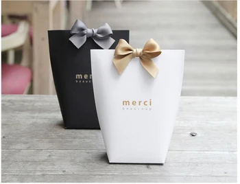 

100pcs Upscale Black White Bronzing "Merci" Candy Bag French Thank You Wedding Favors Gift Box Package Birthday Party Favor Bags