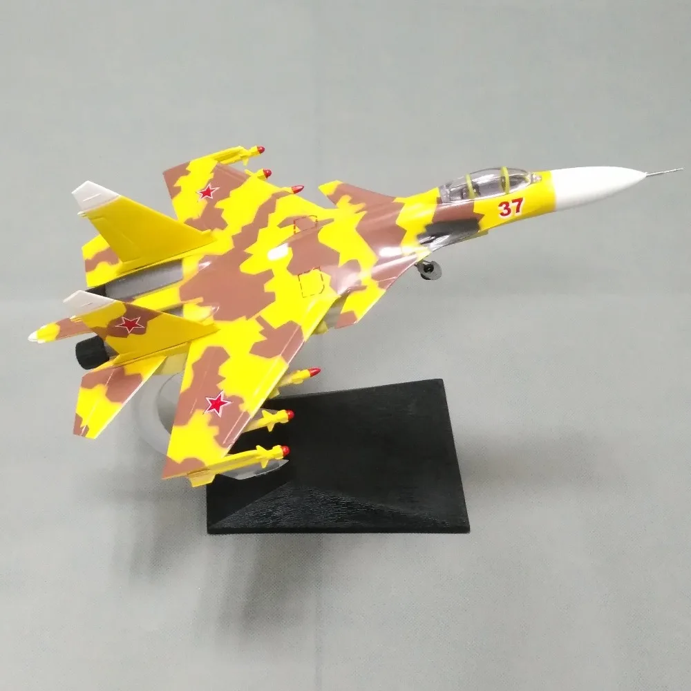 1: 72 Статическая модель самолета Su37 коллекция хобби