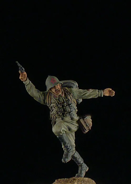 Scale Models 1 35 Soviet officer 1939 1941 soldier figure Historical WWII Resin Model Free
