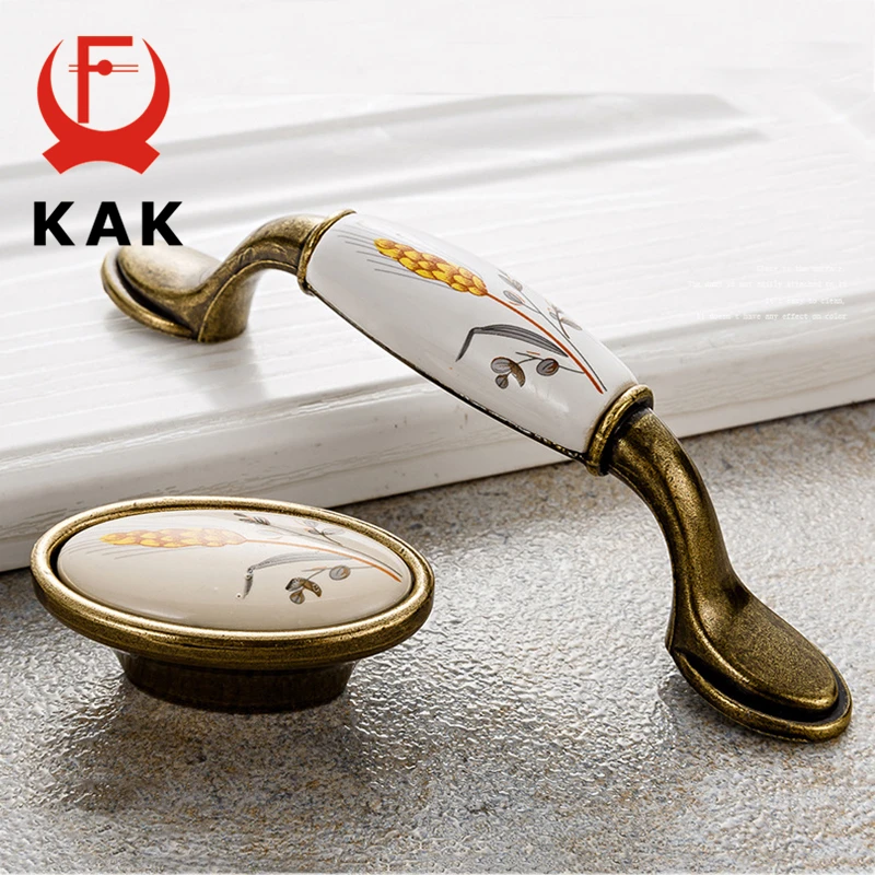 KAK العتيقة البرونزية السيراميك مقابض للخزانة سبائك الزنك مقابض أدراج التأثيرات باب خزانة ملابس مقبض الأوروبية الأثاث مقبض الأجهزة KAK العتيقة البرونزية السيراميك مقابض للخزانة سبائك الزنك مقابض أدراج التأثيرات باب خزانة ملابس مقبض الأوروبية الأثاث مقبض الأجهزة