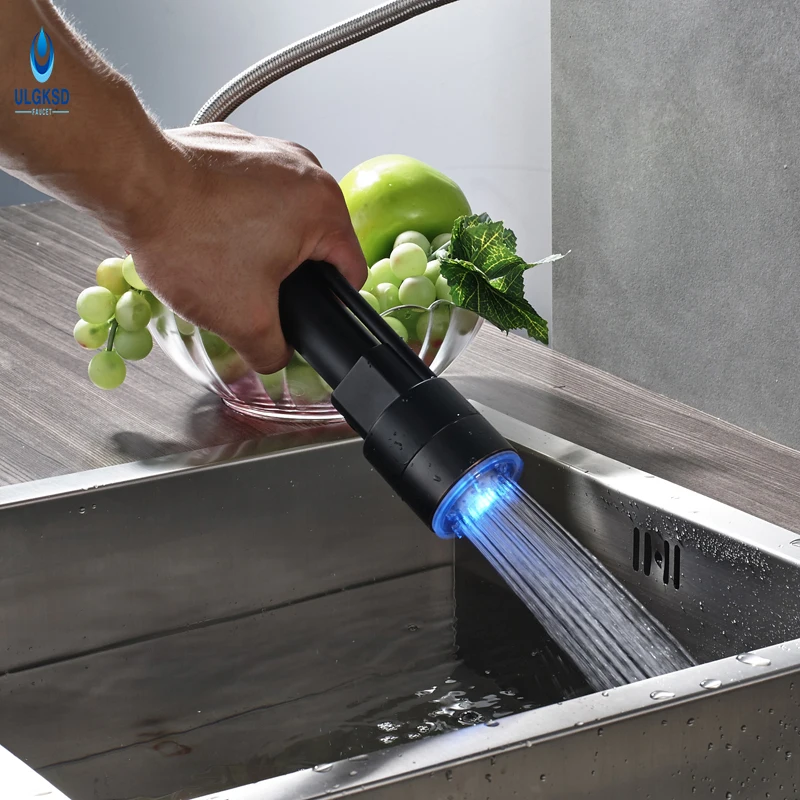 

ULGKSD Modern Black Sprayer Replacement Head With LED Kitchen Accessory Spout Pull- Out Spout for Kitchen Faucet Sprayer Head