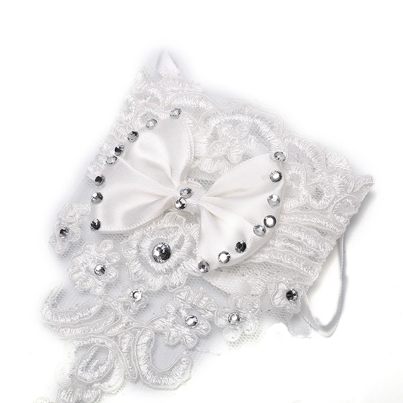 Белые кружевные короткие рукавицы без пальцев с цветочным бантом и стразами; женские перчатки