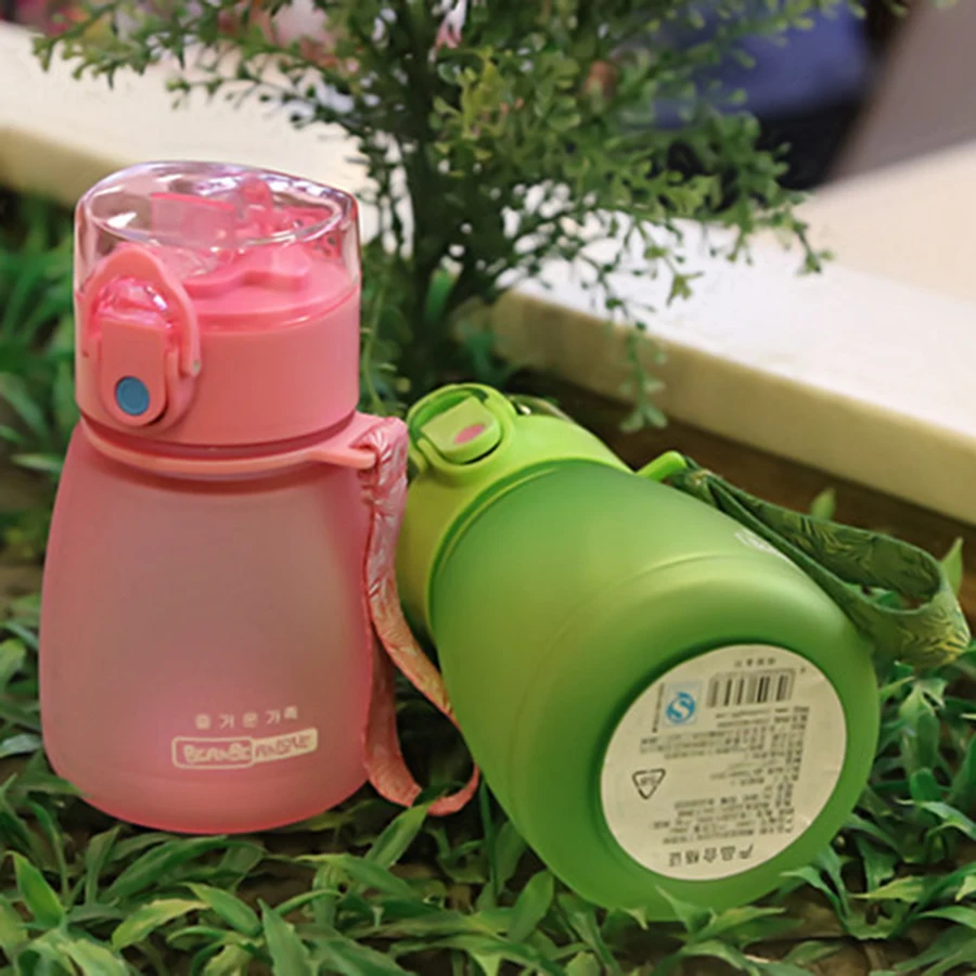 

Colored Plastic Water Bottles Small Kettle Drink Dottle Tazas Botellas De Agua Deportivas Water Sport Bottle Kids QQB002