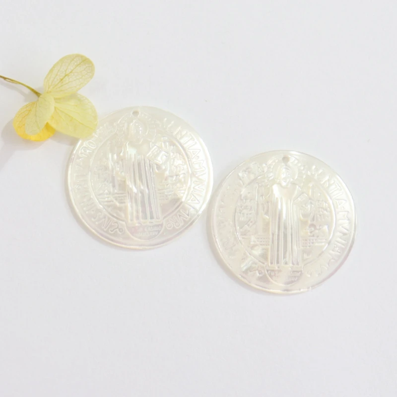

30MM 2Pcs 100% Pure Mother Pearl Shell Natural Sea Shell Jesus Round Shape Jewellery Charm Jewelry Pendant