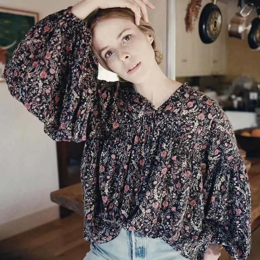 Boho blouse 2017 autumn cotton & rayon floral print blouses Vinatge V-Neck lantern long Sleeve Bohemia women blouses Hippie TOP