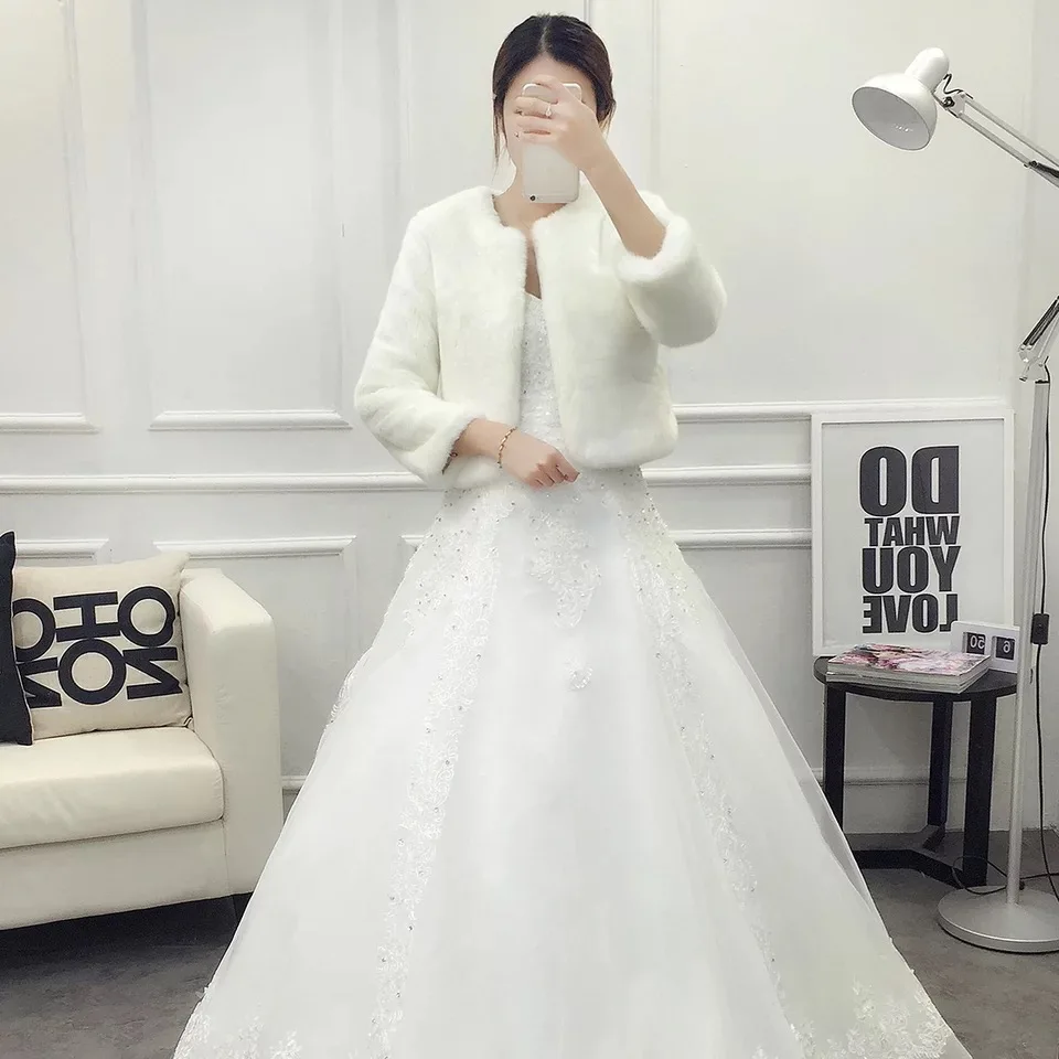 

2018 Cause Long Sleeves Wedding Bolero White Bridal Jackets Accessories Spring Woman Party Coat Faux Fur Wrap In stocks