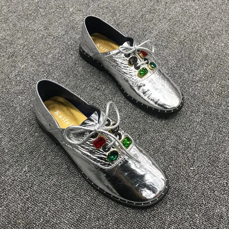 2019 New Rhinestone Women Flat Shoes Red Green Crystal Decor Lace-up Loafers Luxury Shiny Flats Soft Leather Comfortable Shoes