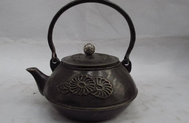 

Tibet Handwork pure Bronze Copper handle round flower teapot water bottle pot