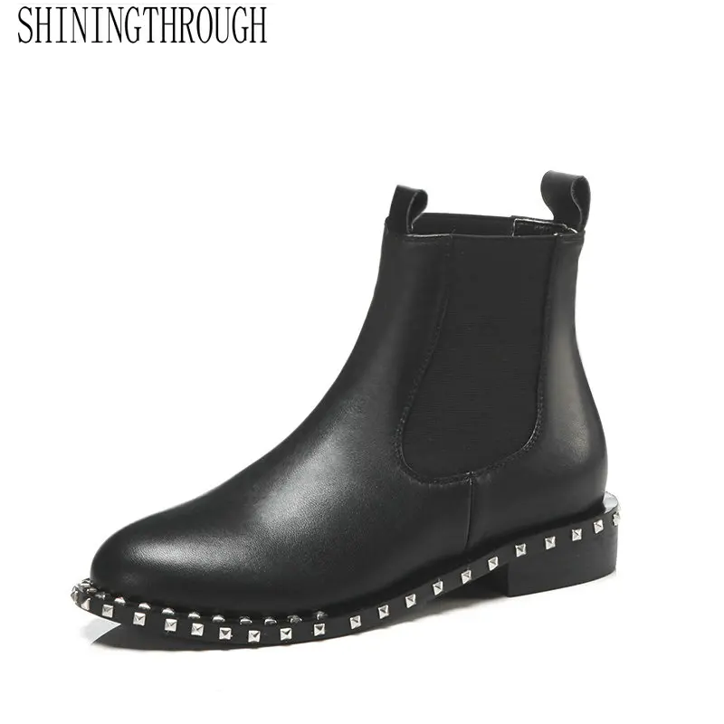 

Genuine Leather Women Ankle Fashion Rivet Boots Square Low Heel Women Shoes Spring Autumn Round Toe Party Ladies Shoes