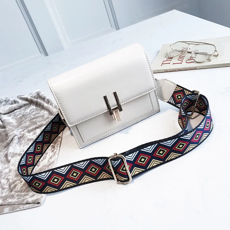 New Women Fashion Width Shoulder Bags INS Popular Female Exquisite Solid Handbag Mini Flap Lady Travel Chains Crossbody SS3474 (8)