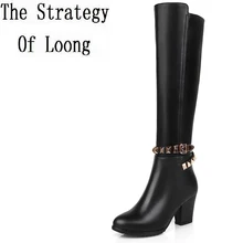 Женские весенние осенние зимние женские ботинки из лицевой кожи на толстом высоком каблуке с заклепками на боковой молнии модные сапоги выше колена очень большой размер 34–45 SXQ1006