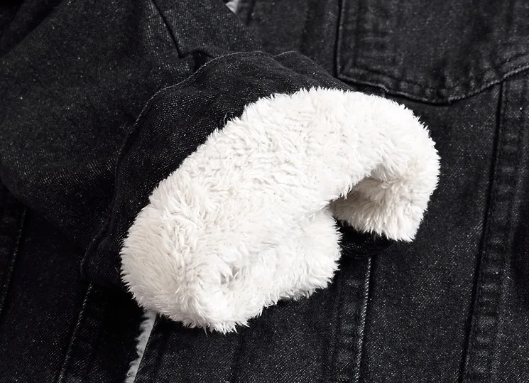 3589247804_370501718