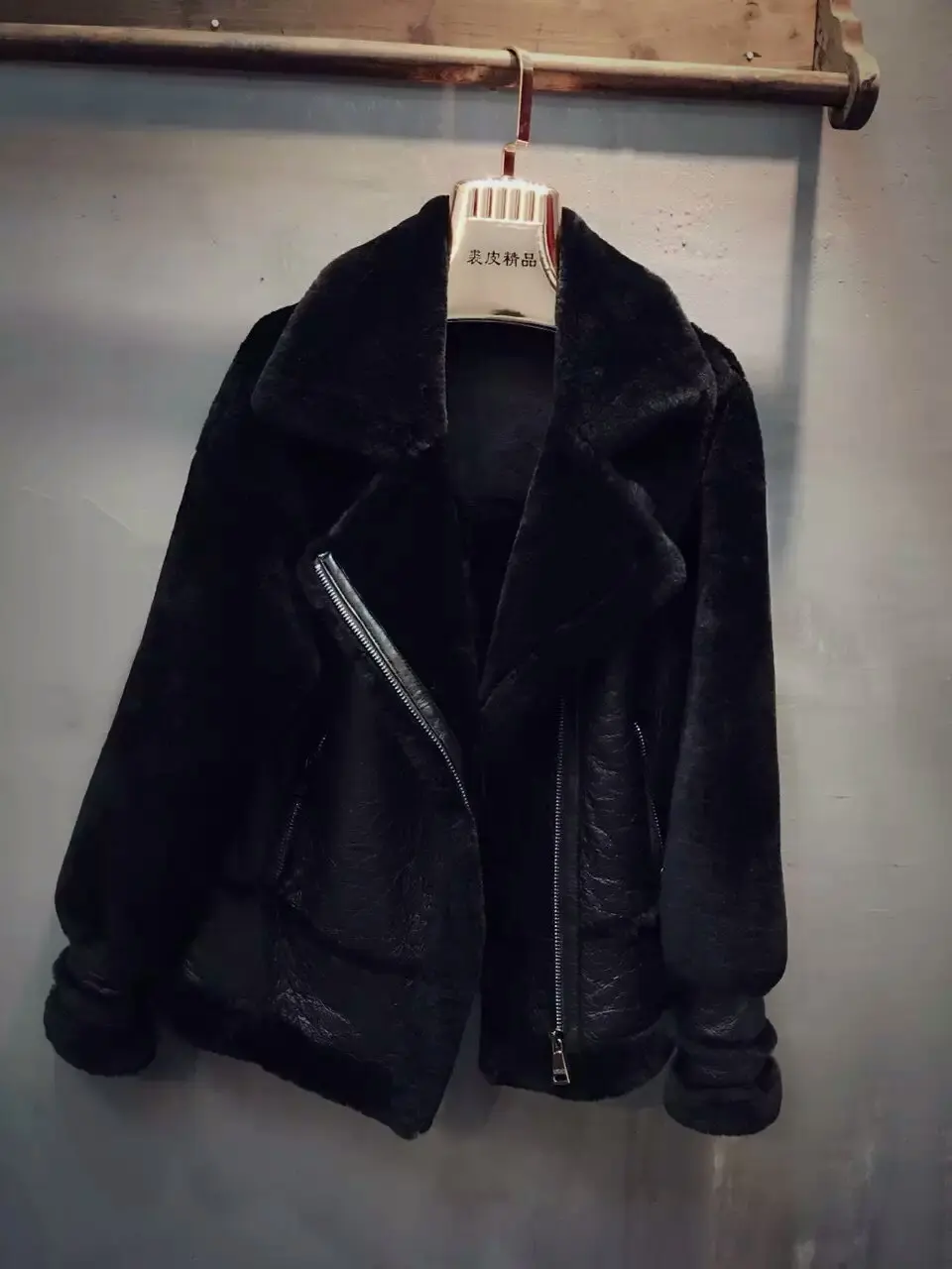 2018 New Real Sheepskin Fur Coats Double-faced Jackets Loose Short Female Warm Outerwear Black Slim Real Fur Clothes