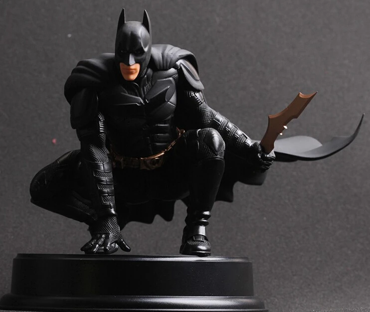 

Hot 22cm Batman The Dark Night Action Figure Superhero PVC Toys brinquedos with Retail Box C625