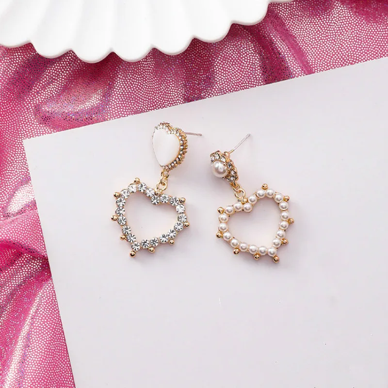 

Classic Heart Rhinestone Women Stud Earrings Imitation Pearl Water Drill Asymmetrical Earrings Fashion Jewelry Women Accessories