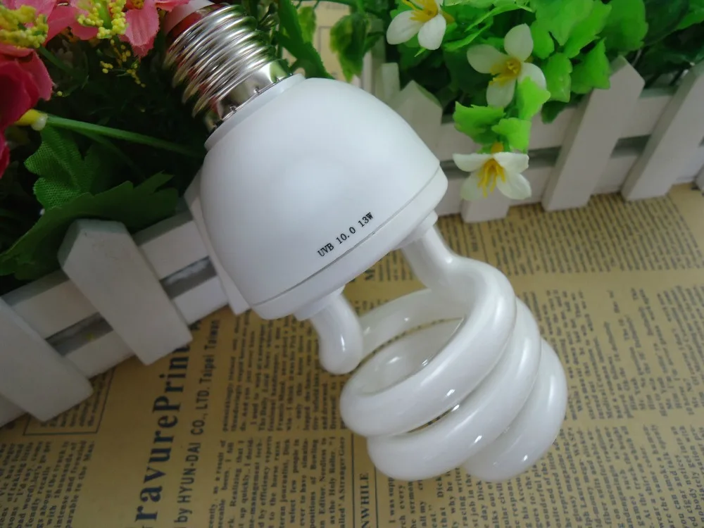 

Reptile Compact Fluorescent Vivarium Lamp Light 10.0 UVB UVA UV CFL 26W E27 Screw Light Full Spectrum Lamp for desert 1Pcs/lot