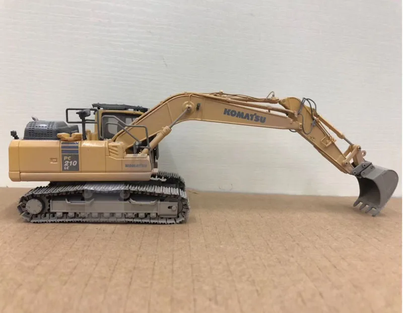 UH8144 Универсальный хобби Komatsu скользких PC210LC 11 экскаватор Металл треки 1/50|constructions